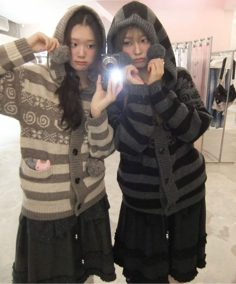 HUG YOUR SKIN) Angel wing hooded pom-pom cardigan - 2c