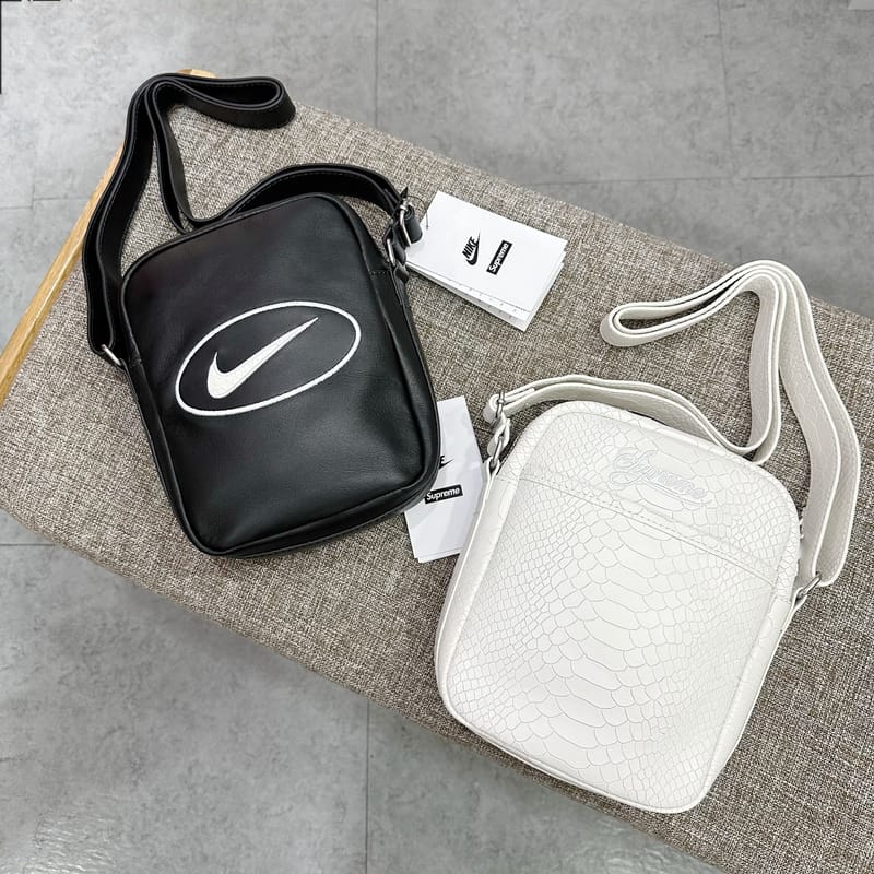 SUPREME®/NIKE® LEATHER SHOULDER BAG