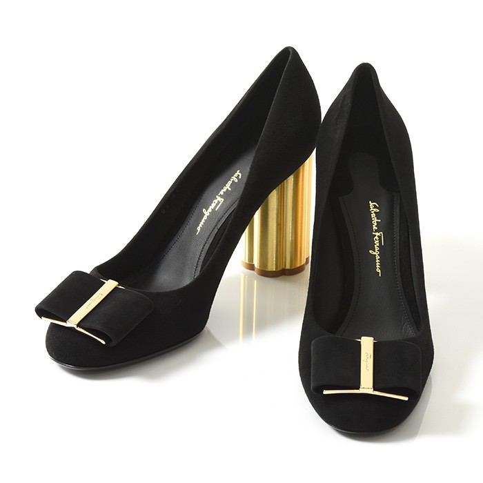FERRAGAMO（フェラガモ） スエード パンプス ブラック ゴールド チャン