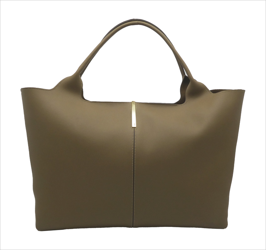 TOD'S（トッズ） レザー ショッピング バッグ ミディアム