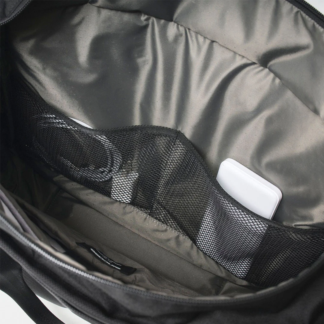 送料無料】Incase Tracks Tote 22L/BLACK:デフリシュール通販｜JRE