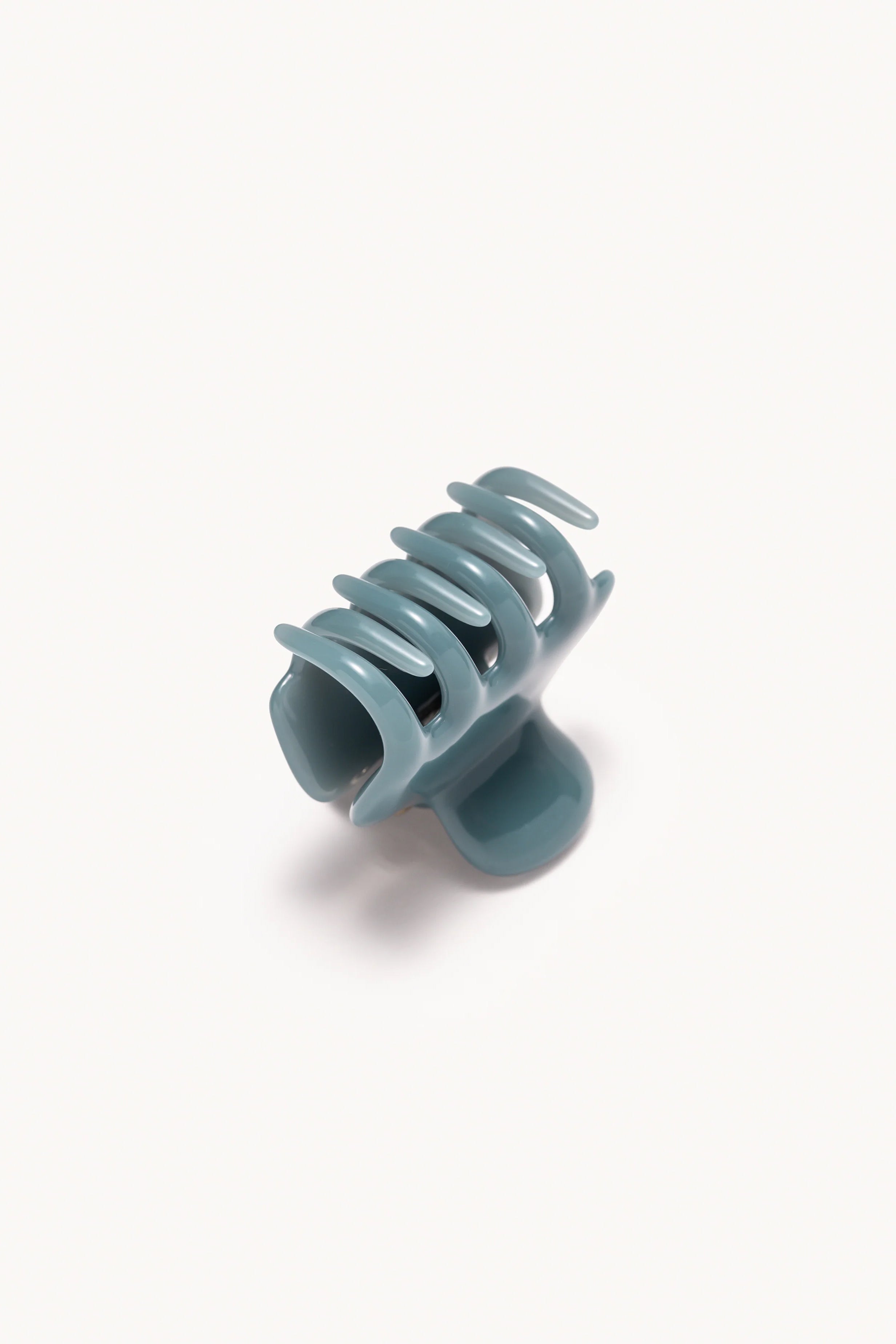 UNDO HAIRWARE | No. 2 Claw Clip in Lake | shopzane – Zane