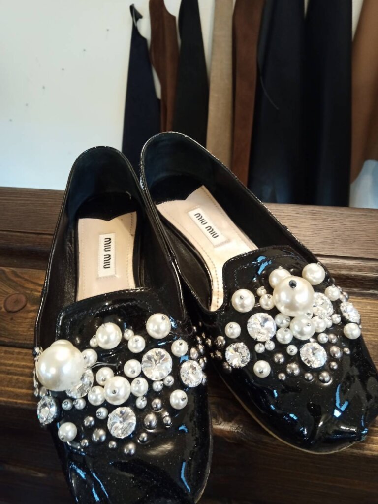 miu miu 靴修理 横浜｜ビジュー再取り付け ハーフラバーと底面染め替え