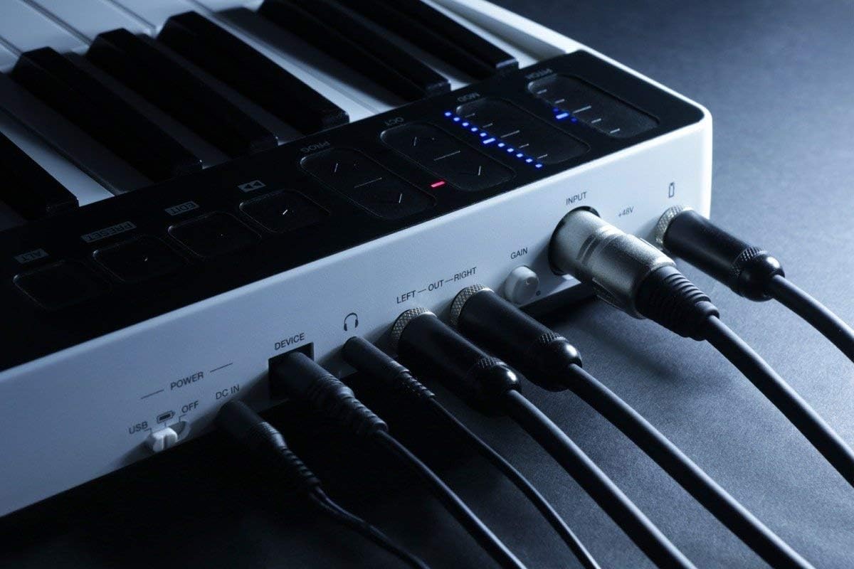 IK Multimedia iRig Keys I/O 49 portable keyboard MIDI controller
