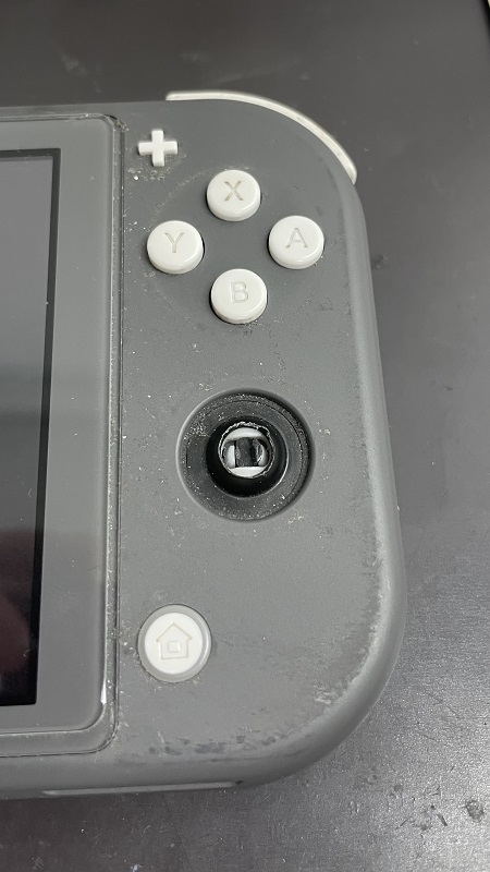 Switch lite】コントローラーのスティックがポッキリと折れちゃった