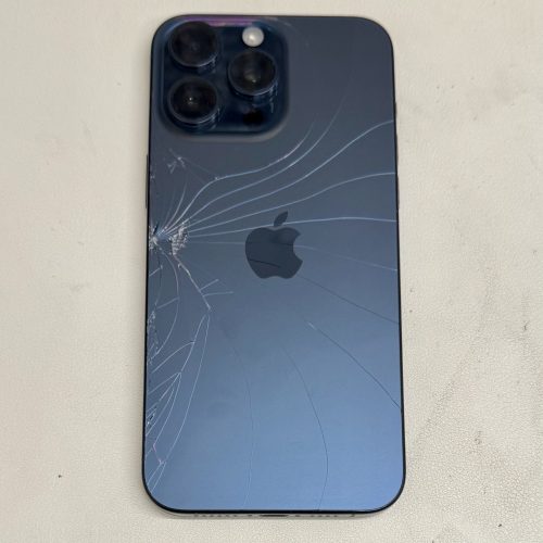 滋賀県大津市】iPhone 15 Pro Maxの背面ガラス割れも即日修理