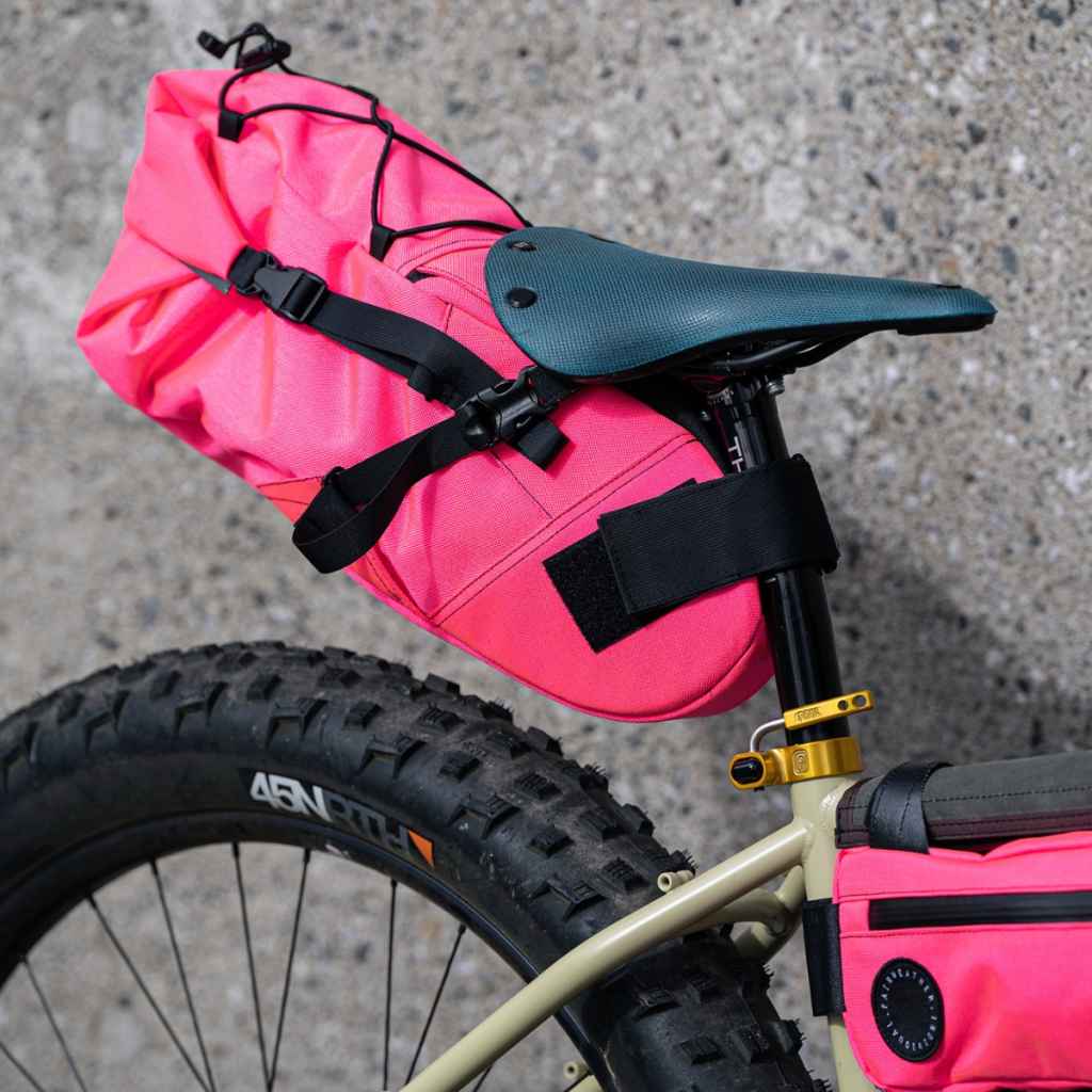 FAIRWEATHER* seat bag (leopard) - BLUE LUG ONLINE STORE