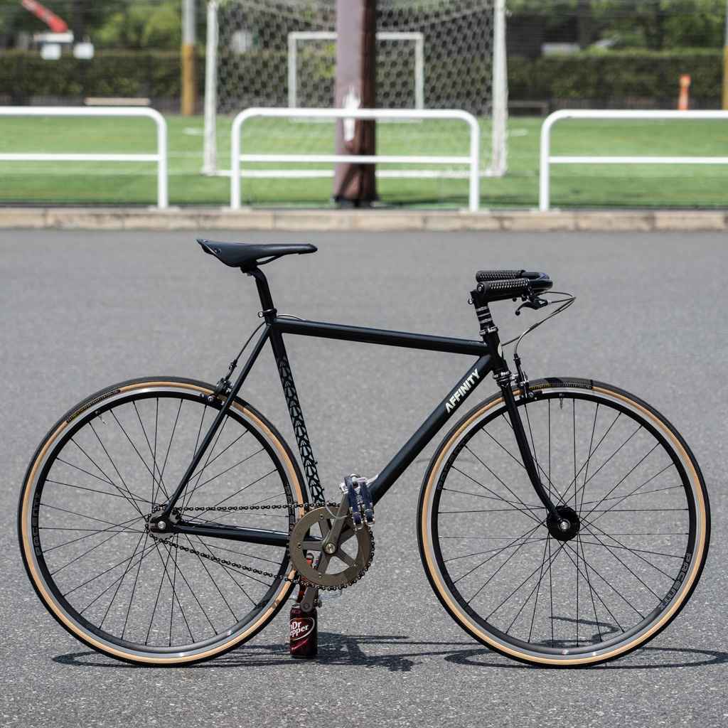 AFFINITY CYCLES* 2024 lo pro track frame (keirin sparkle black