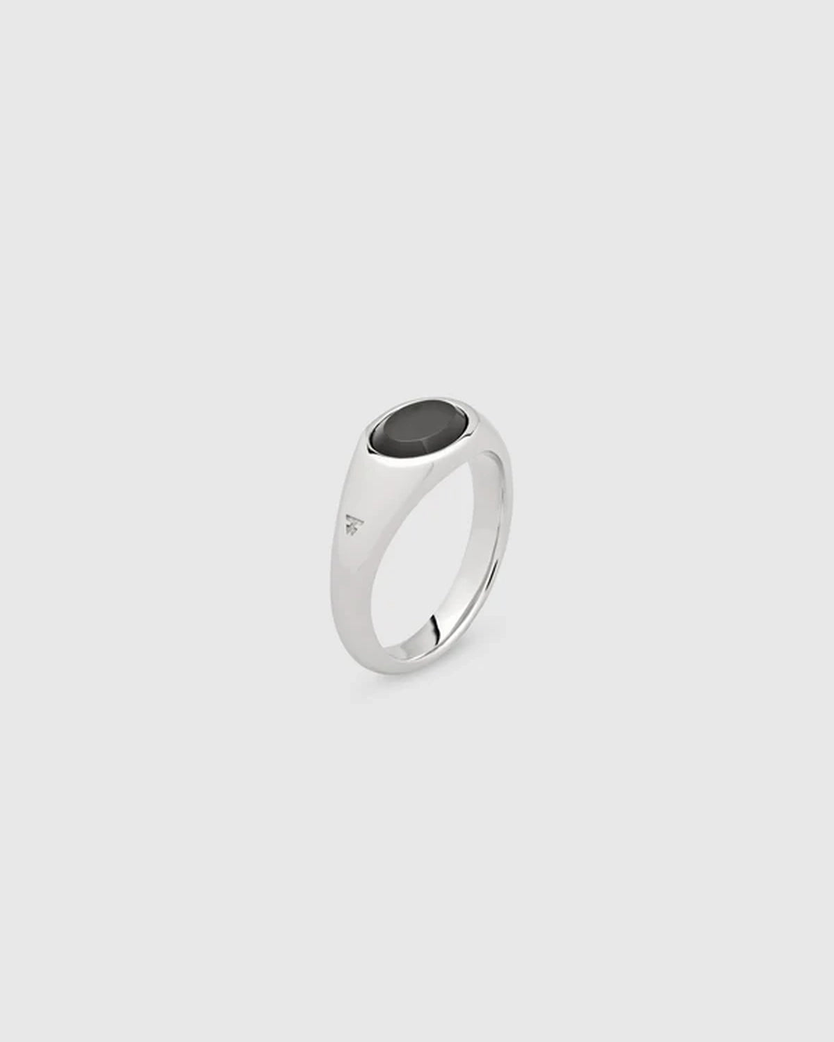 TOM WOOD (トムウッド) / Joe Ring Polished Onyx | 公式通販・JACK in