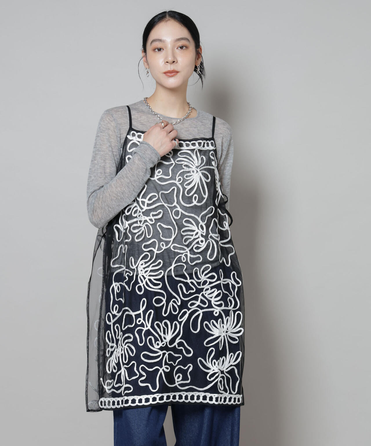 Sara mallika / TULLETAPEEMBRIODERY CAMI DRESS