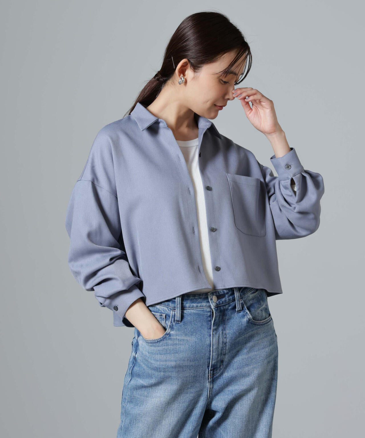 バック コンシャス クロップド シャツ（セットアップ可）