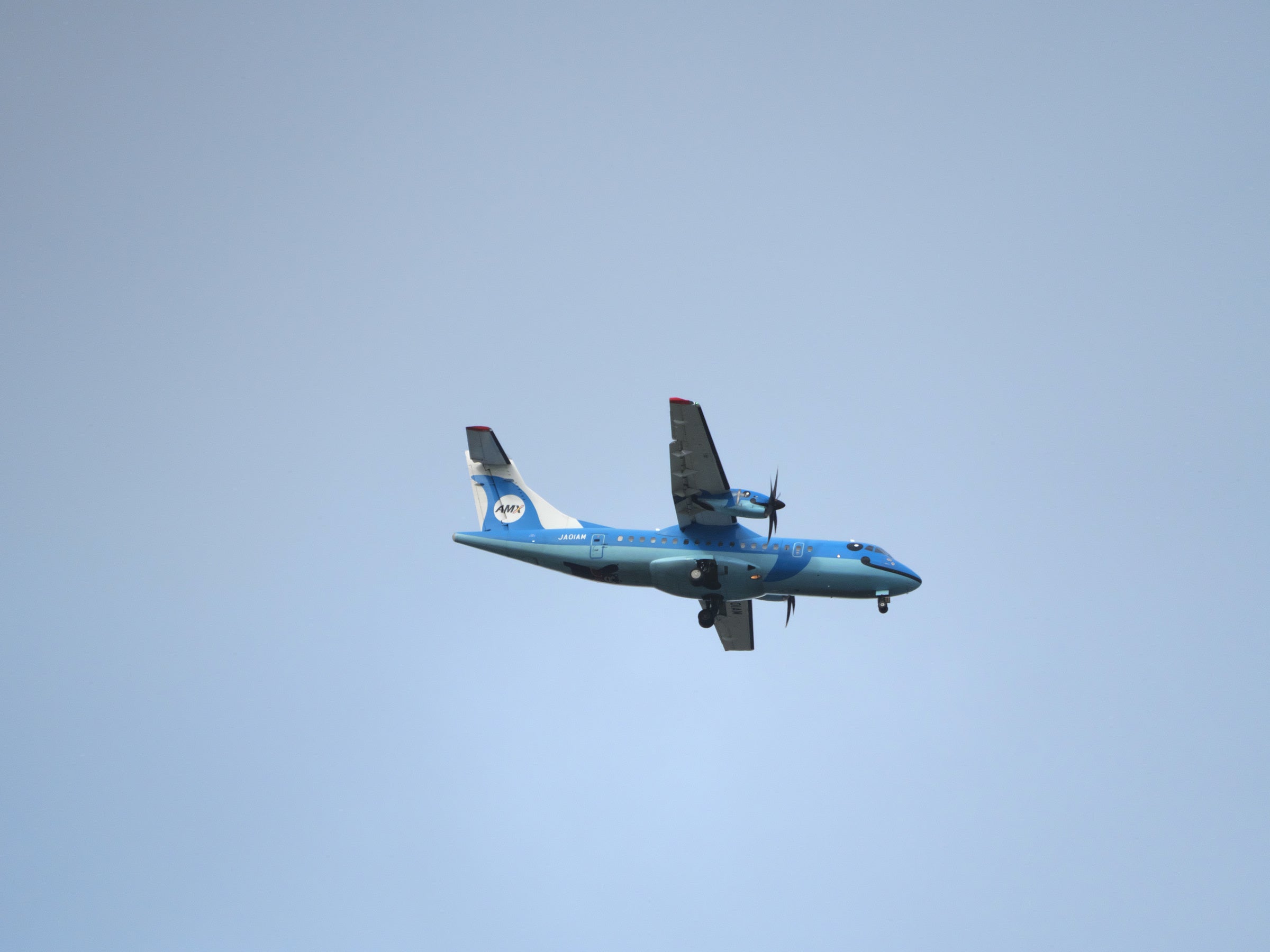 太宰府上空の着陸機、天草エアライン、ATR 42-600、JA01AM | 俳句銀河