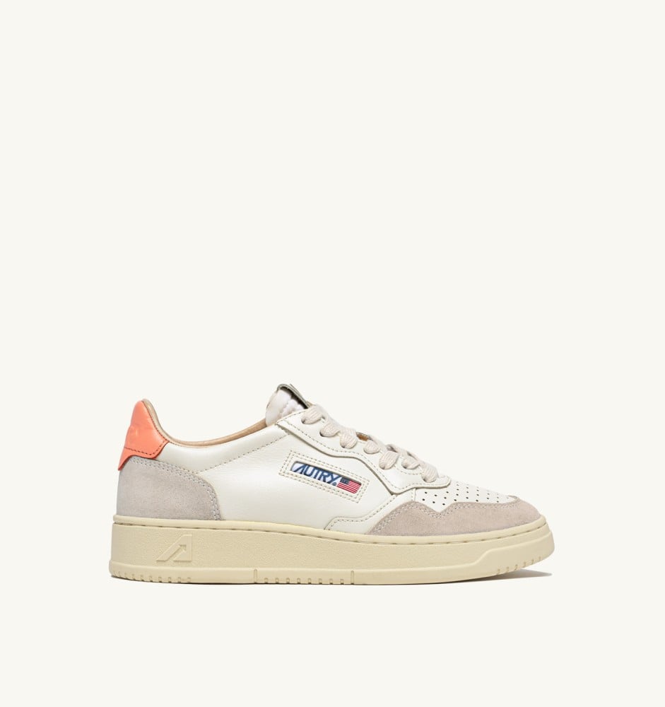 Autry Medalist Low Sneakers In White And Red Leather