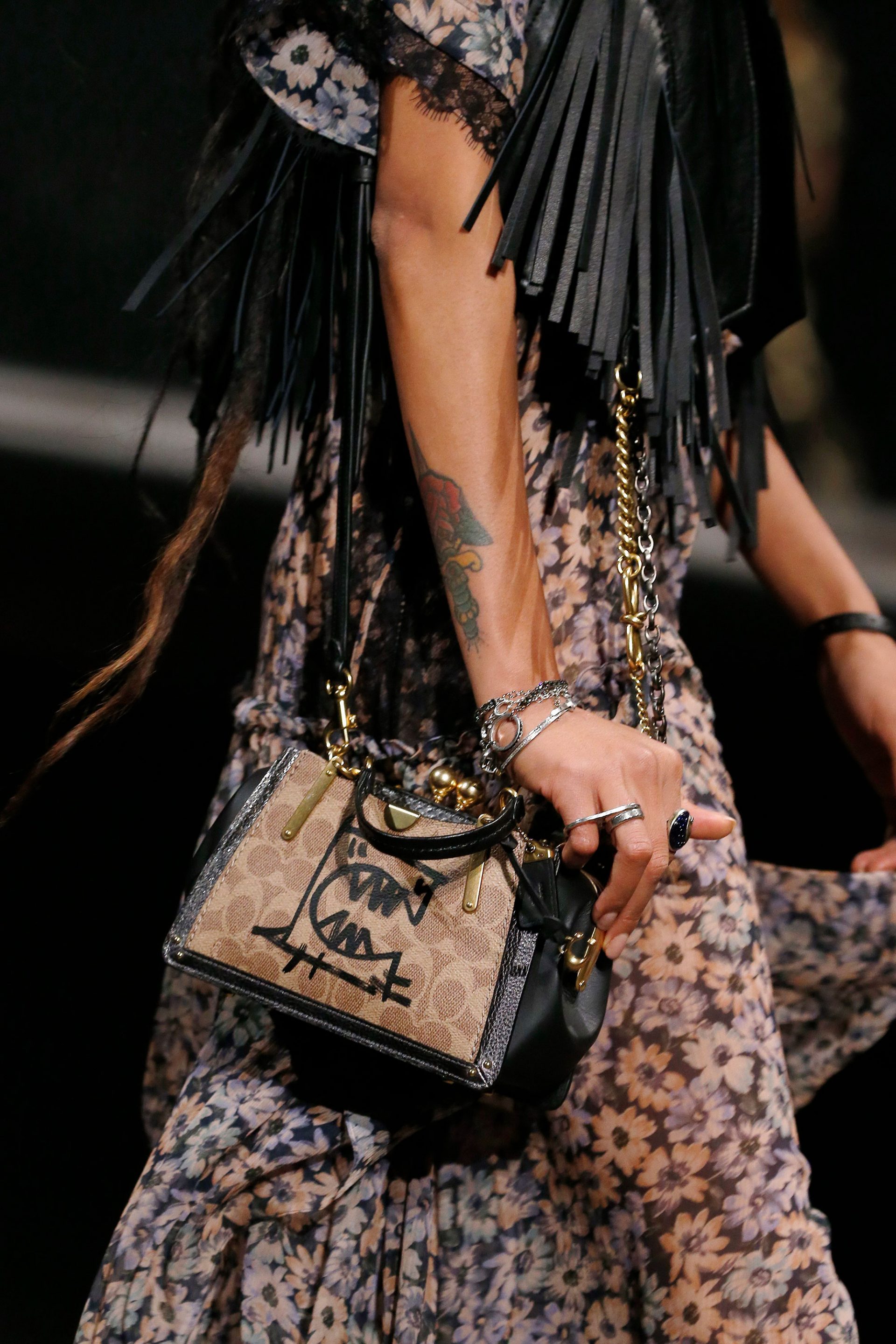 COACH (コーチ) 中国人アーティストとのコラボレーションアイテムを