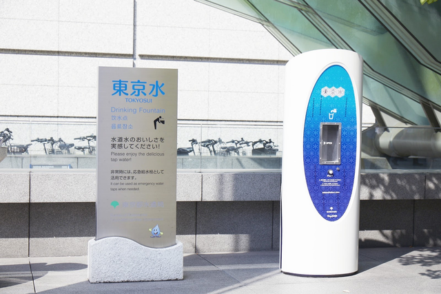 軽い、強い、錆びない高性能純チタンだから一生モノ。必要な機能を凝縮
