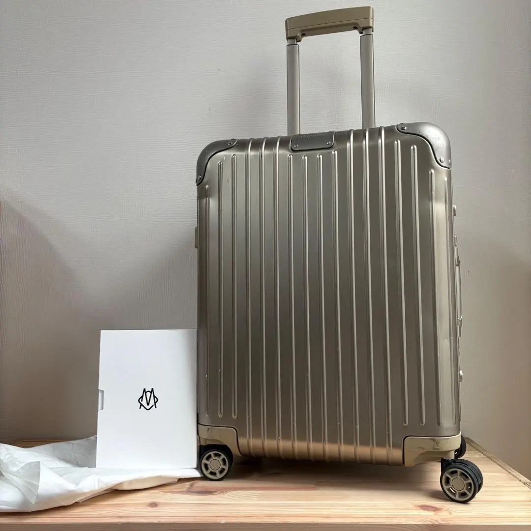 2026年最新】rimowa cabin plusの人気アイテム - メルカリ