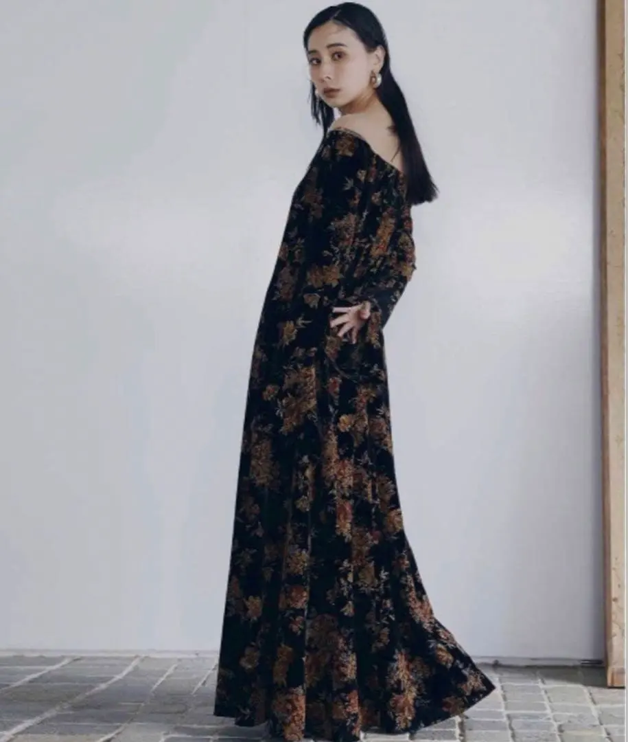 2026年最新】flower print velour dress ameriの人気アイテム - メルカリ
