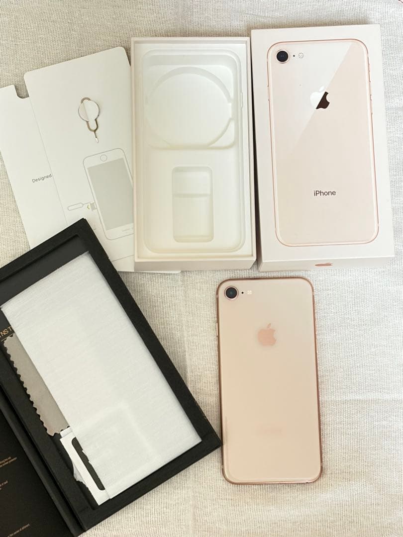 iPhone8 64GB 美品 未使用フィルム付 ピンクゴールド simフリー - メルカリ