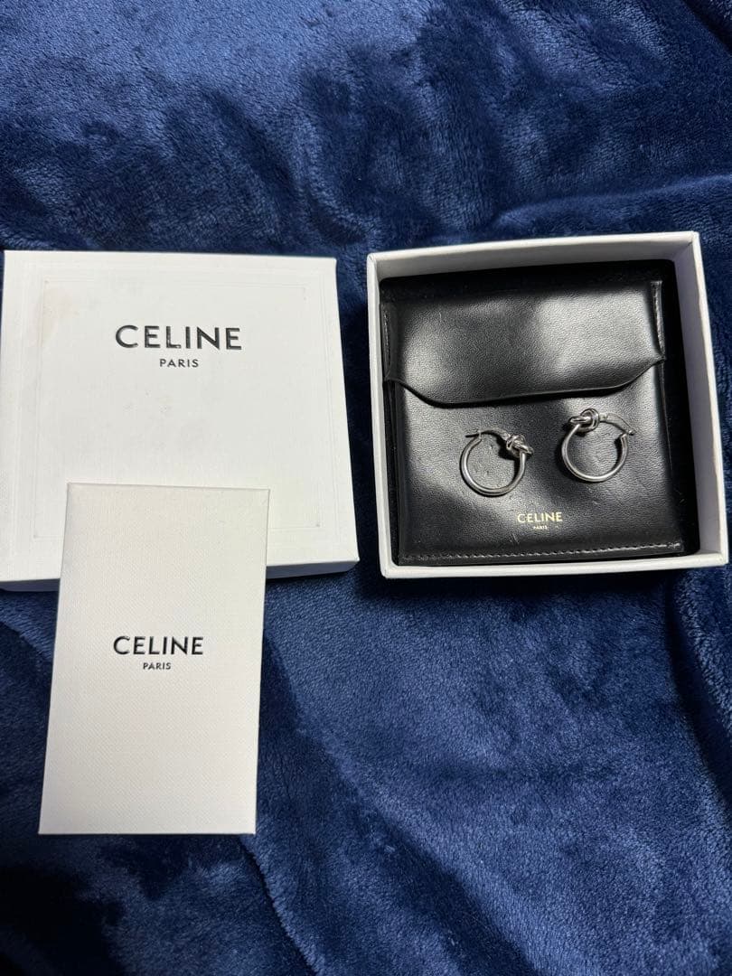 CELINE セリーヌ　ノット　スモールフープ　ピアス CELINE（セリーヌ） ノットスモール フープピアス GP ゴールド 5.5g