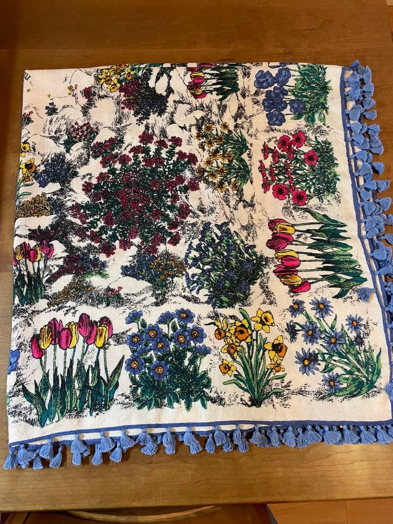 manipuri 花柄スカーフ ポンポン付き セール】 manipuri FLOWER シルクスカーフ （バンダナ・スカーフ