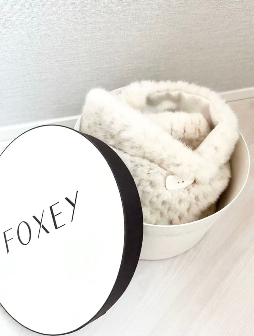 ＤＡＩＳＹ ＬＩＮ for ＦＯＸＥY Mink　Collar　アイボリー DAISY LIN | Official website and Online Boutique / FOXEY MAGAZINE
