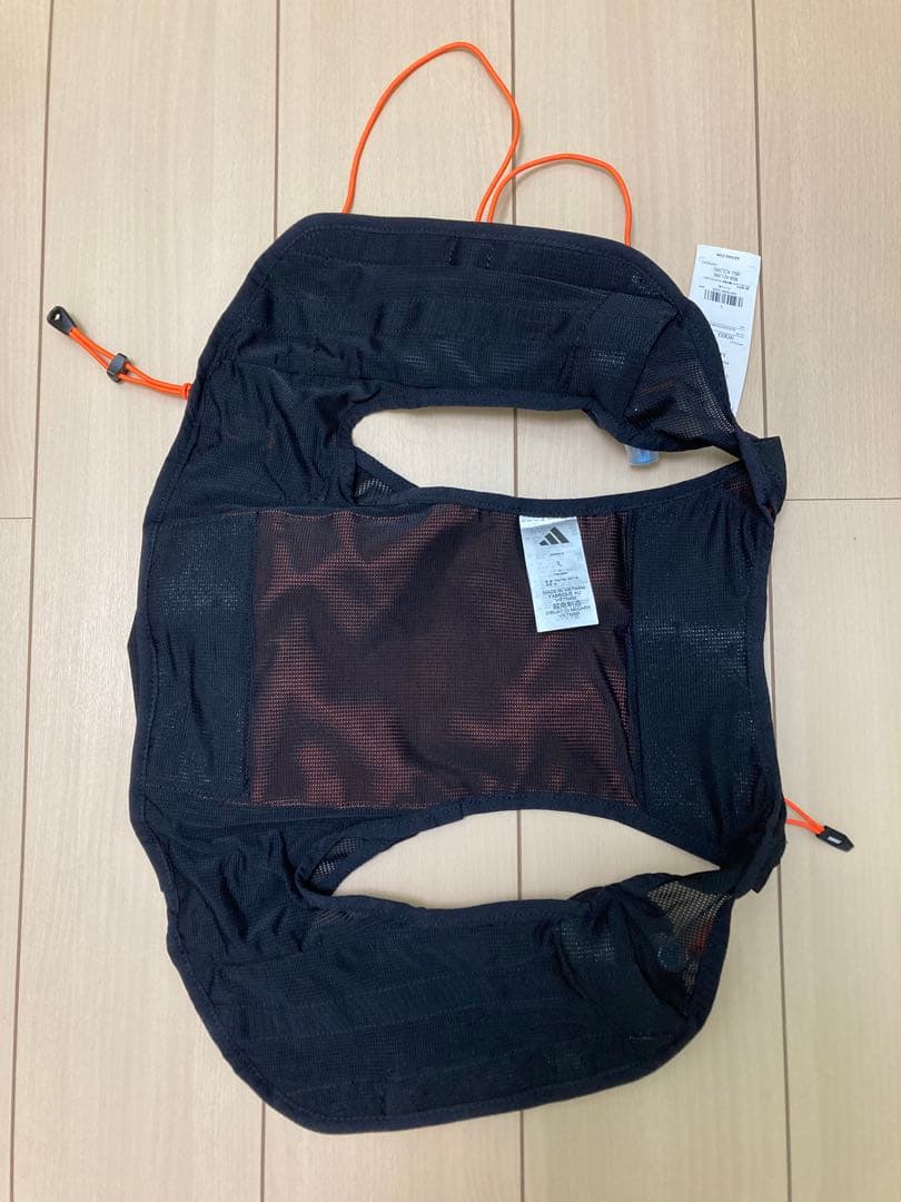 新品未使用 アディダス テックロック ベスト 12L Sサイズの通販はau