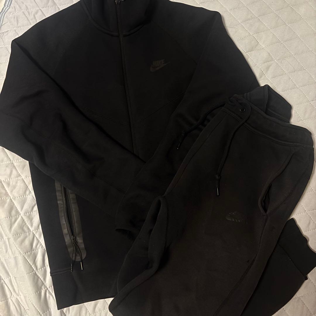 NIKE テックフリース　上下　セットアップ NIKE ☆ テック フリース 上下セットアップ ジュニアサイズ (Nike