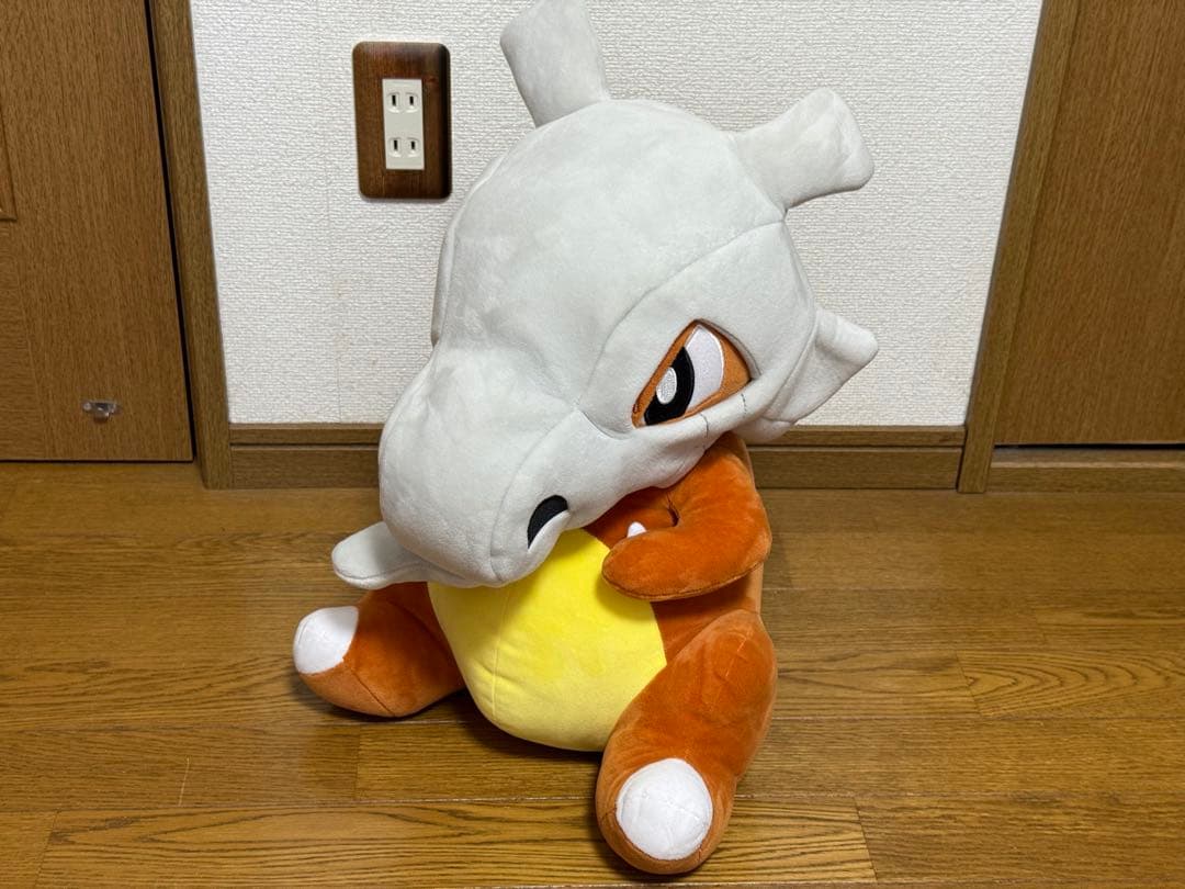 U*a様 ポケモン カラカラ Bigmore ぬいぐるみ 三英貿易 等身大 - メルカリ