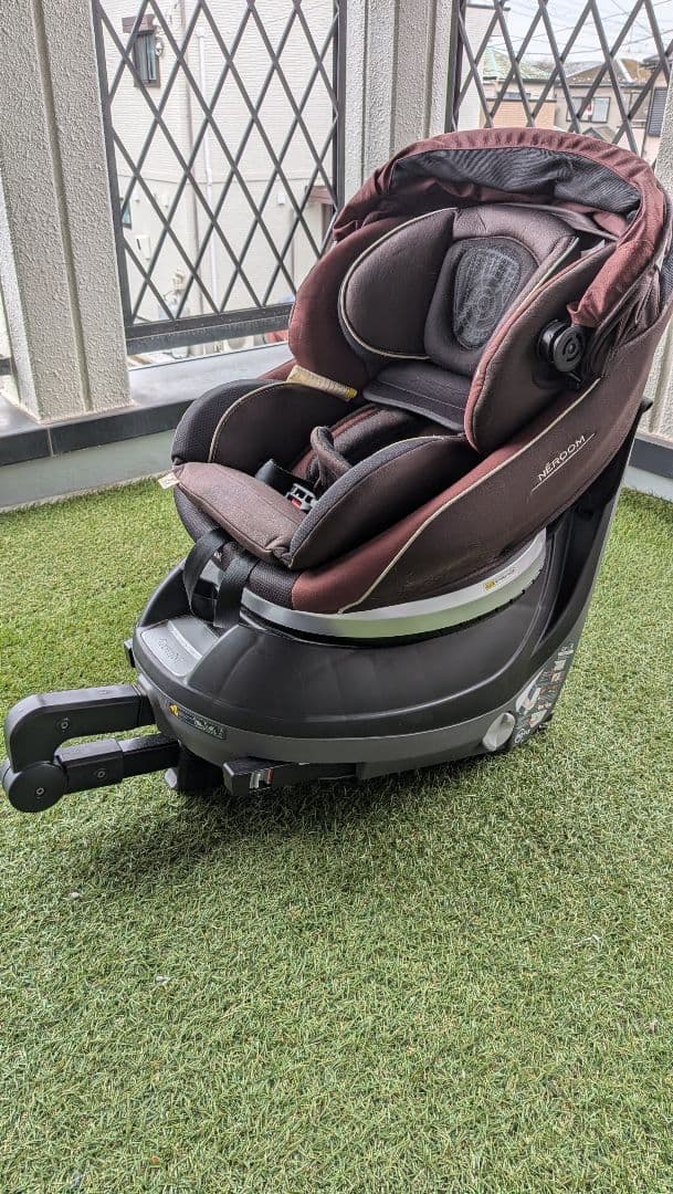 Combi 回転式チャイルドシート ブラウンコンビISOFIX Combi（コンビ） 新生児 回転式 ISOFIX固定タイプ チャイルドシート