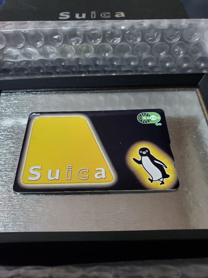 ブラックSuica(非売品) オリジナルスタンド付き - メルカリ