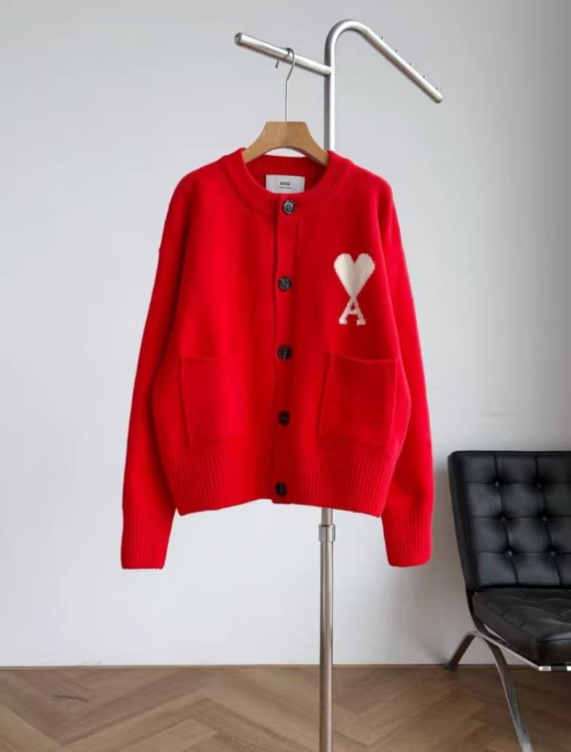 AMI PARIS レッド カーディガン ハート刺繍 - メルカリ