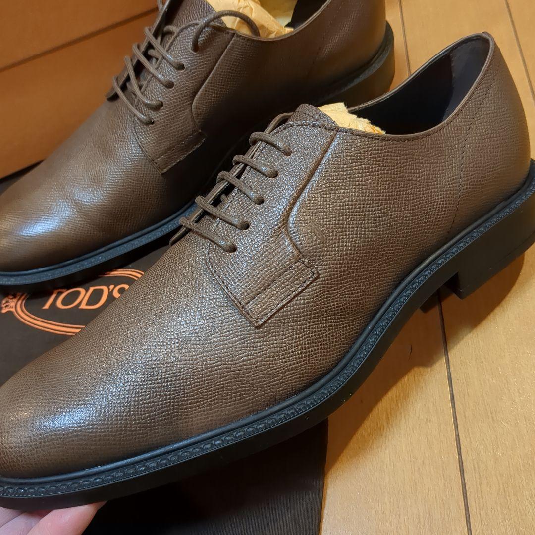 大幅値下げ。未使用TOD´S ビジネス サイズ8ハーフ定価12万