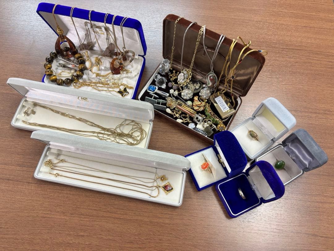 遺品整理 アクセサリー まとめ - メルカリ