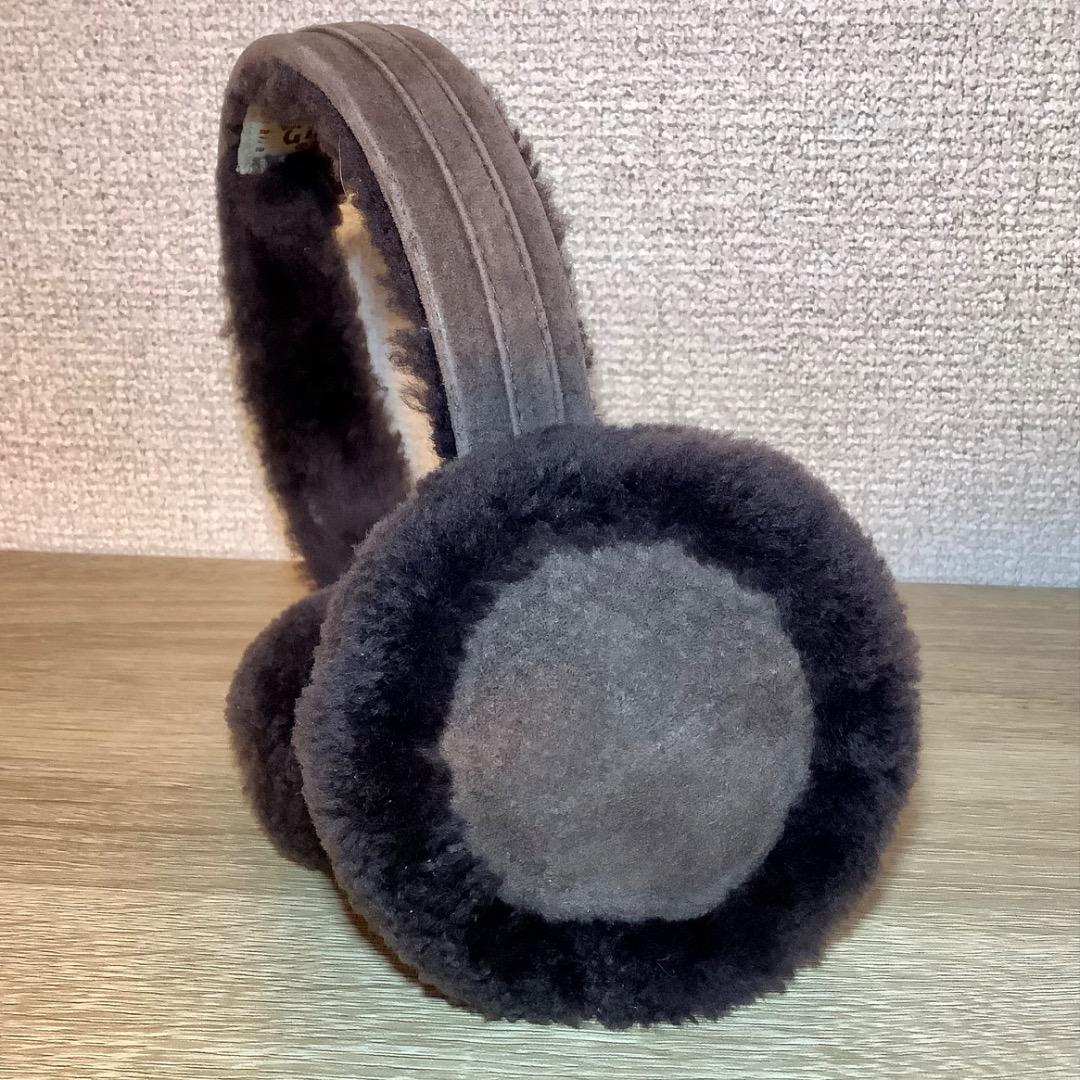 UGG アグ イヤーマフ 耳あて ダークブラウン ロゴ入り金具付 もこもこ