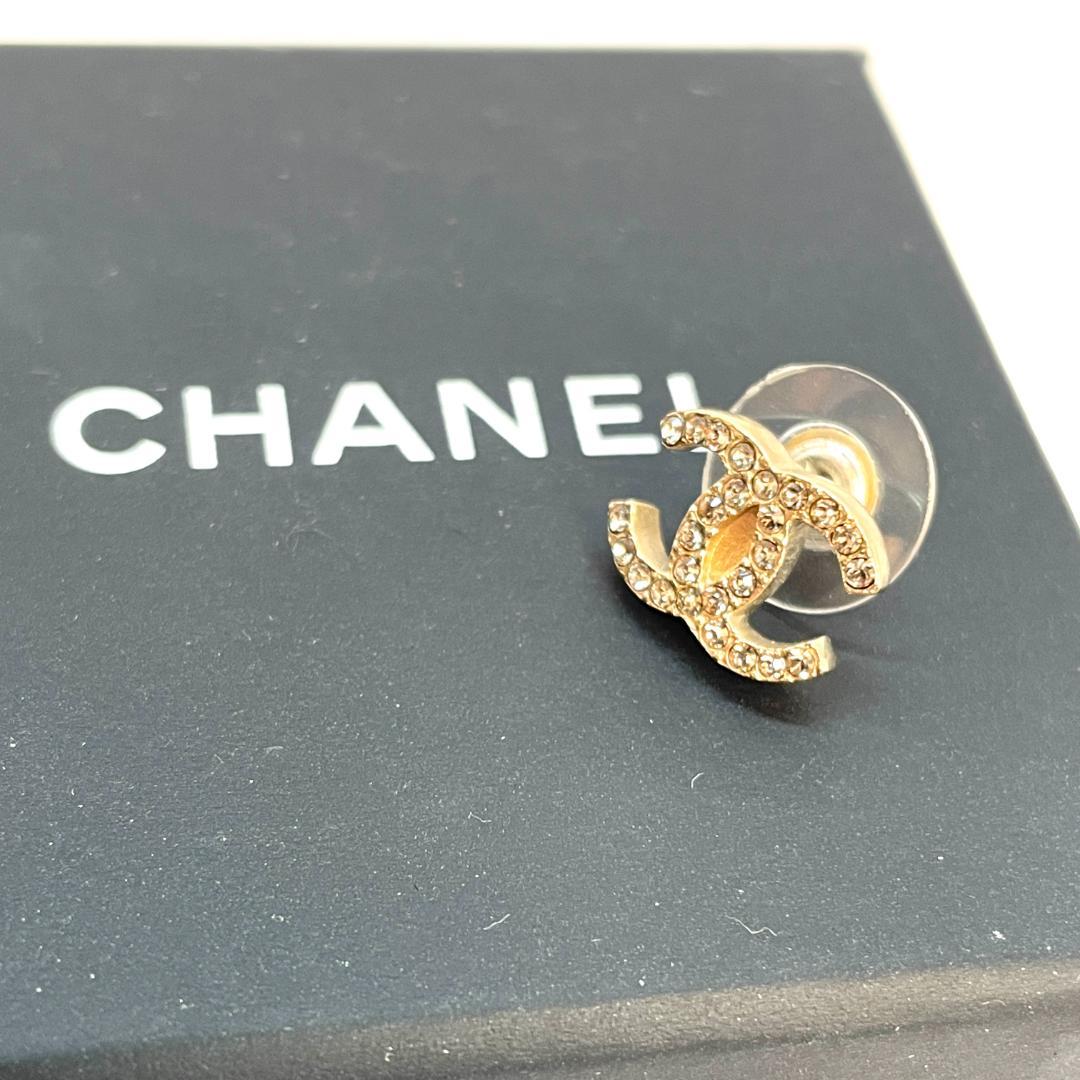 Y512-52 CHANEL シャネル ピアス 片耳 ココマーク ラインストーン CHANEL（シャネル） ピアス A86504 Y09569 レディース ココマーク CC
