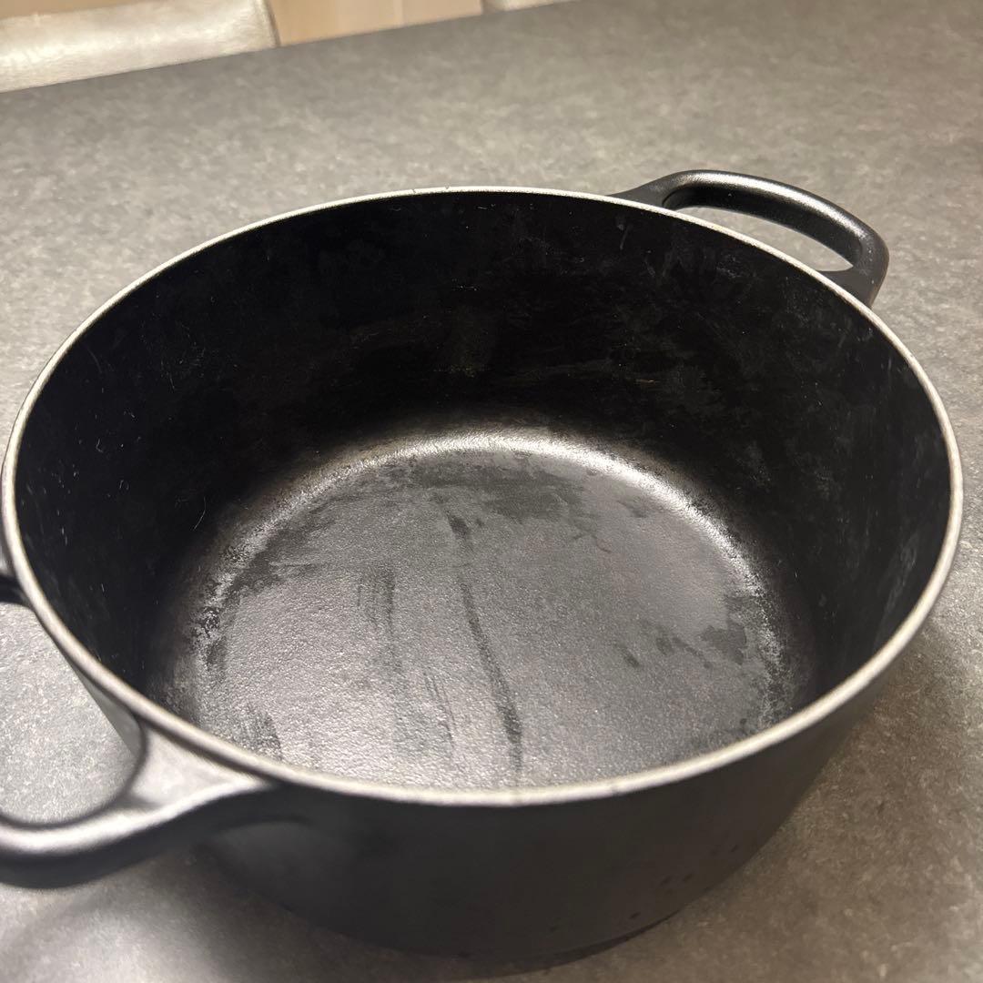 ル・クルーゼ（Le Creuset） 3.3リットル 22センチ Amazon.co.jp: ル・クルーゼ(Le Creuset) 鋳物 ホーロー 鍋 ココット