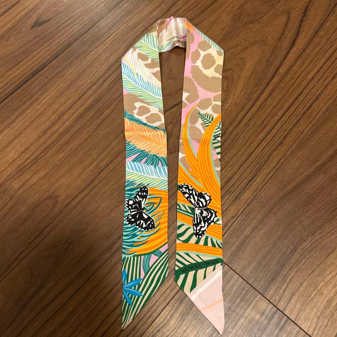 【美品】エルメス　ツイリー　《ジャガー・ケツァール》