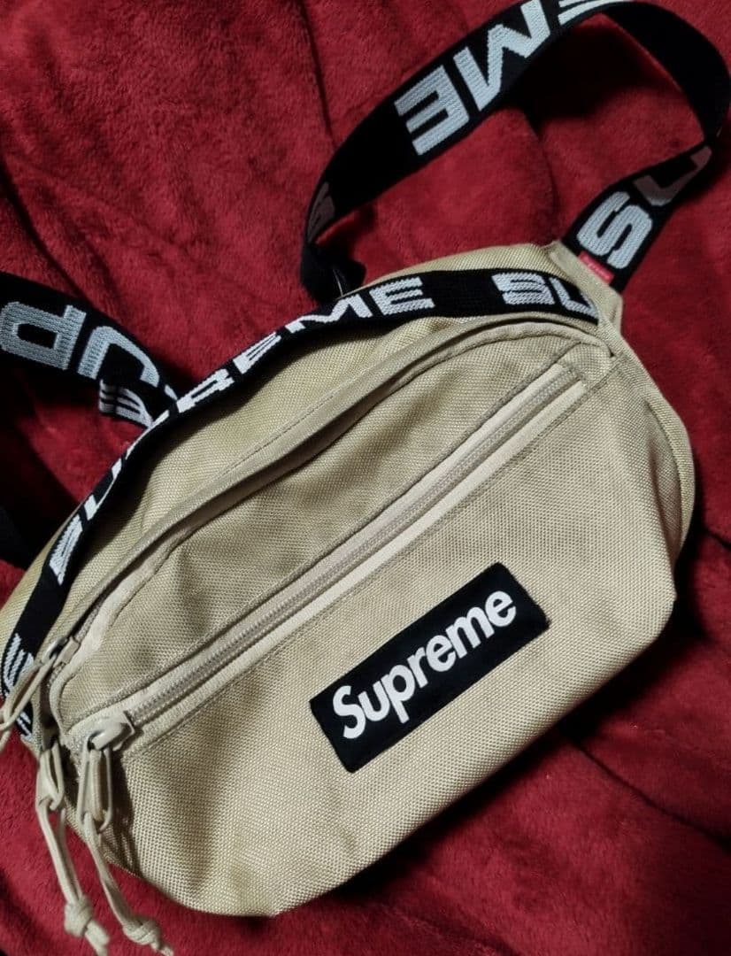 2/7まで！ 売切価格！美品【最安値】Supreme 18ssウエストバッグ Supreme 18SS Waist Bag (まひ) みらい平のバッグ《ウエストバッグ》の