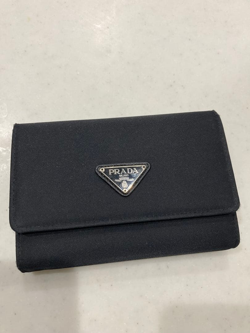 PRADA ブラック ナイロン 二つ折り財布 PRADA（プラダ） 二つ折り財布 2ML049 QHH メンズ サフィアーノレザー