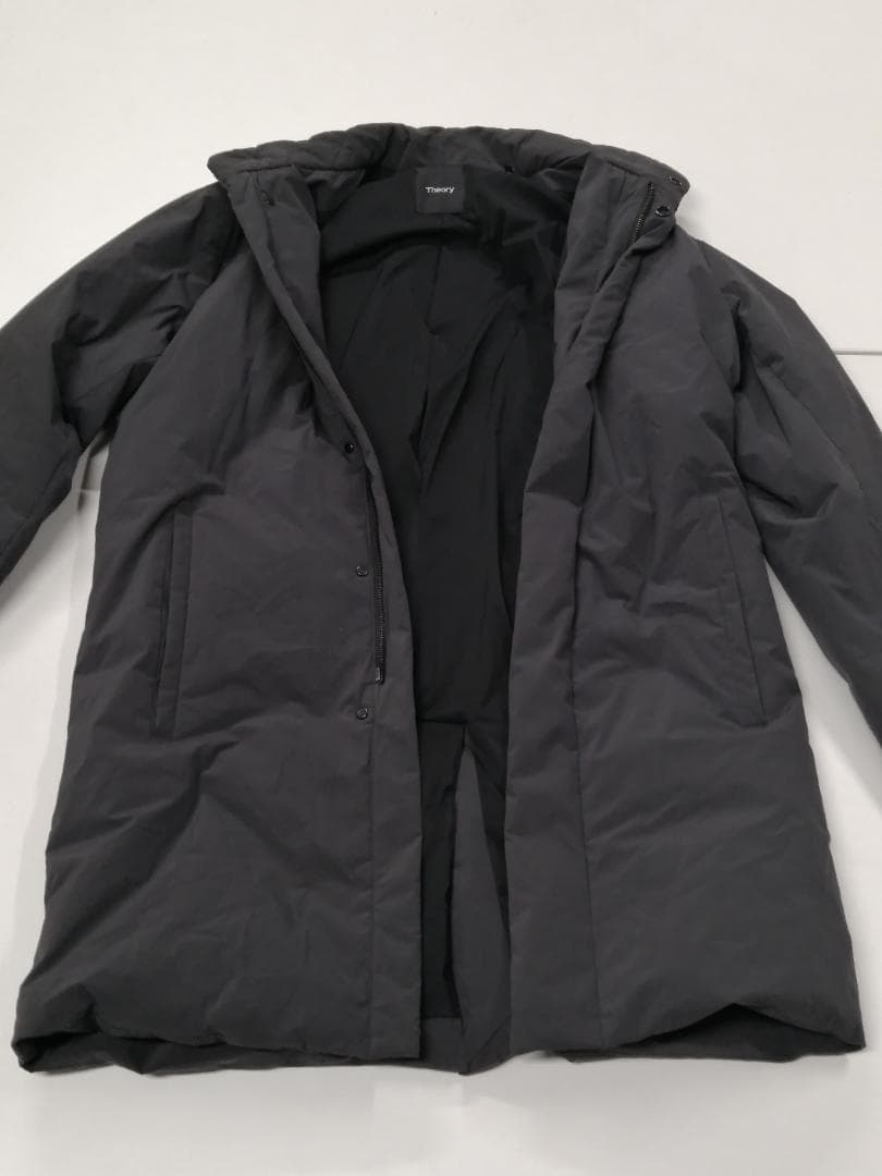 定価8万！】Theoryメンズ高級ダウンコートXSビジネス軽量Safari掲載
