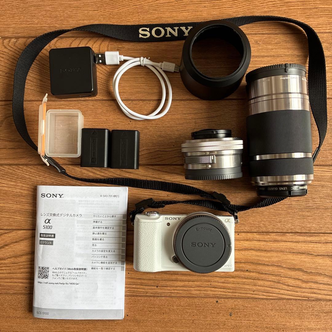SONY α5100 ミラーレス一眼 本体と付属品 Amazon | SONY(ソニー) ミラーレス一眼 α5100 パワーズームレンズ
