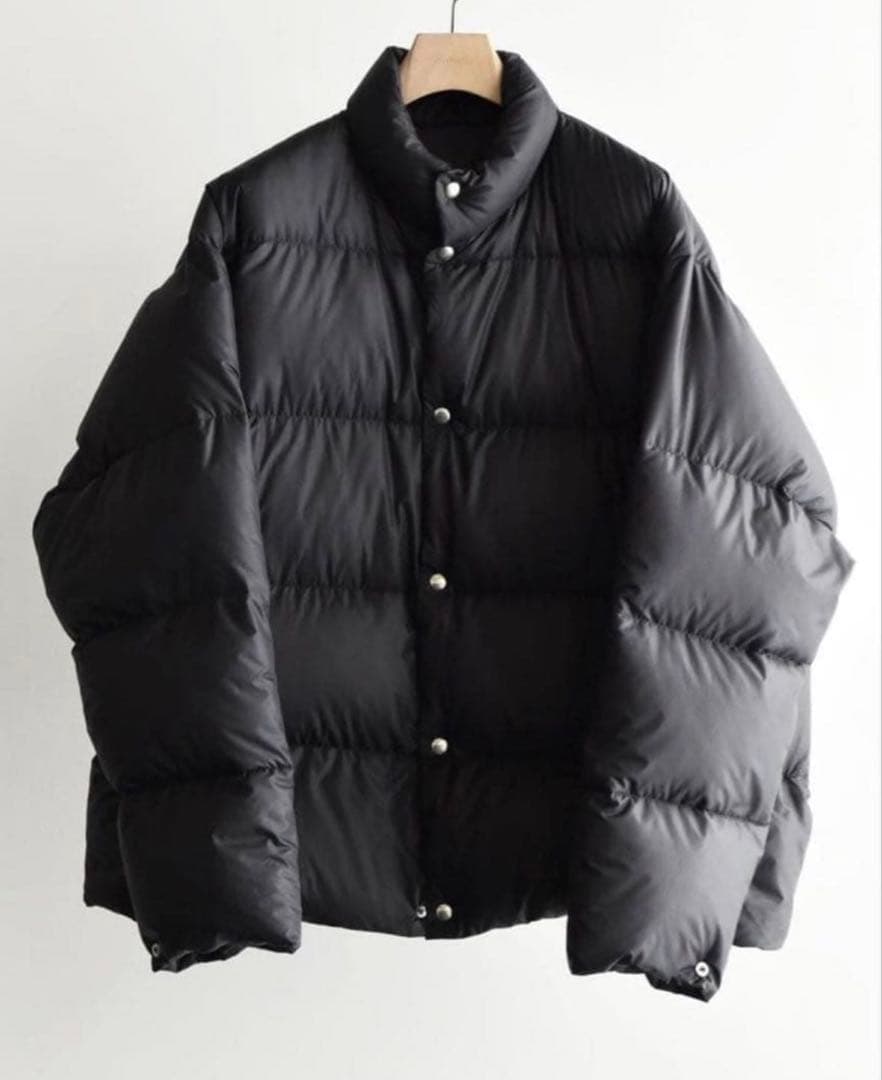 25AW comoli ダウンジャケット ブラック サイズ2 COMOLI 25AW COLLECTION 12/5 (FRI) RELEASE ダウン ジャケット BLACK
