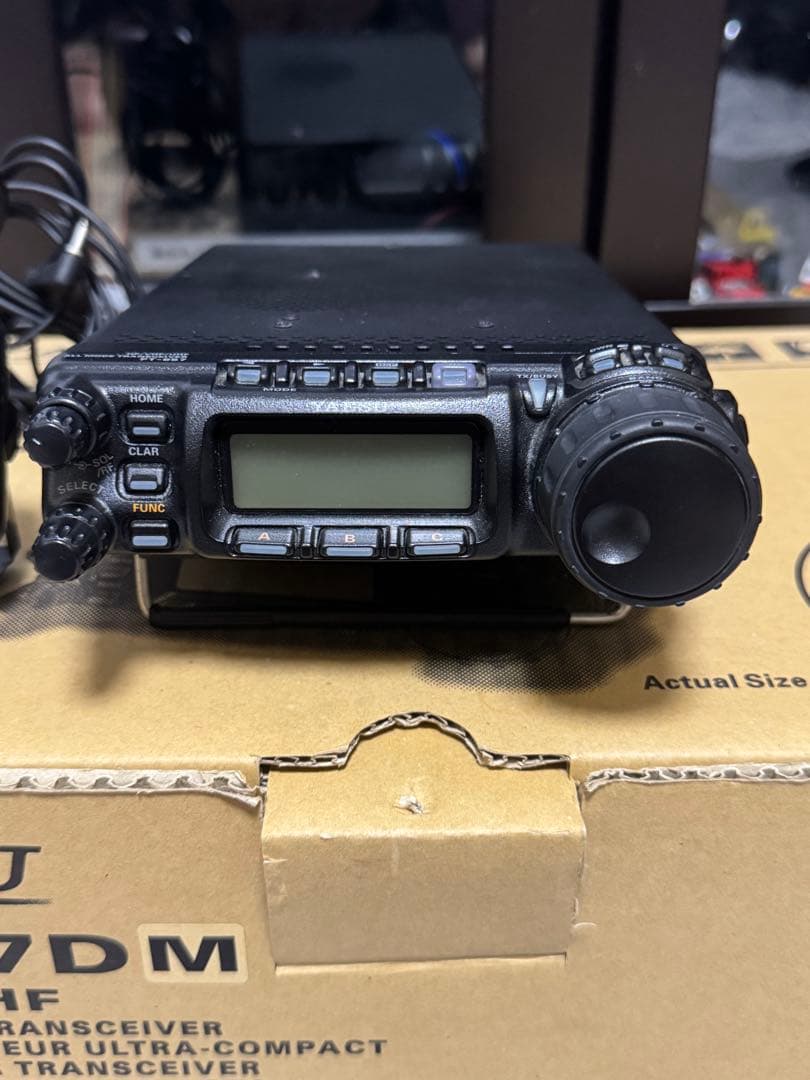YAESU FT-857DM トランシーバー Yaesu FT-857DM HF VHF UHF Mobile Portable Transceiver Ham Radio