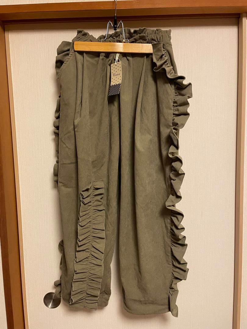 新品未使用 UNICA コーデュロイフリルパンツ レディース可愛いカーキ