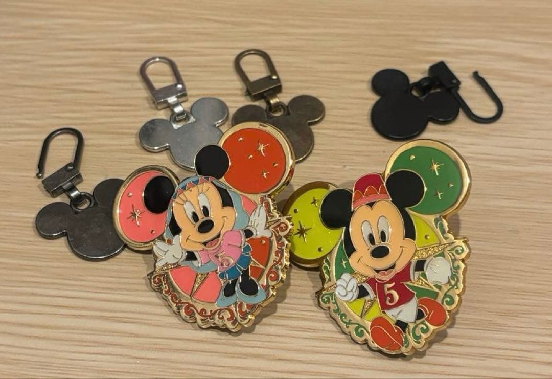 ディズニーシー 5周年記念 ピンバッジ 非売品 おまけ付き - メルカリ