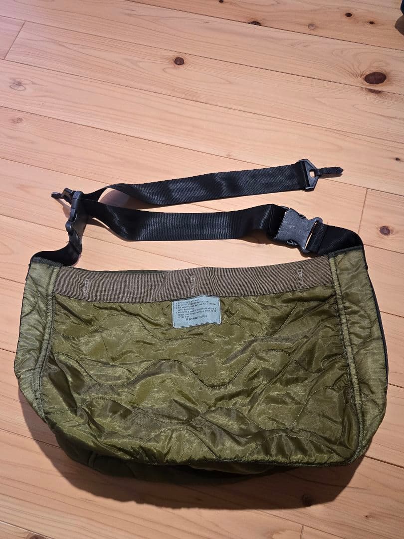 US アス 三軒茶屋 M-65 ライナー リメイク メッセンジャー バッグ 10/10(Tue.) New Arrival】 Us Customized US Military M-65 Quilted