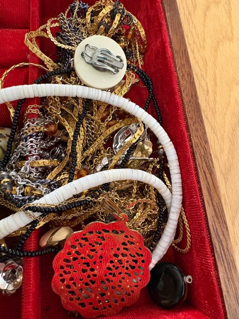 遺品整理 アクセサリーまとめ ジュエリーBOX付き - メルカリ