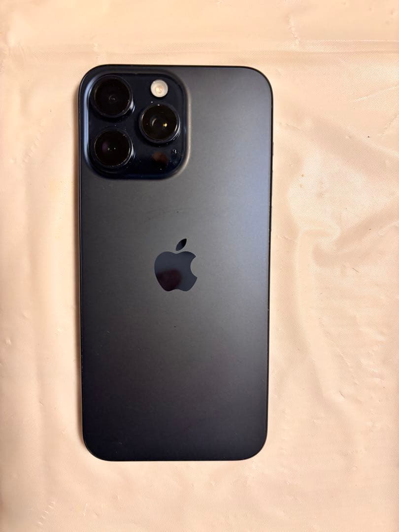 氷*水様 初*め様 iPhone 15Promax 512GB 海外製　動作不具 iPhone15 Pro Max A3105 (MU6Q3J/A) 256GB ホワイトチタニウム【国内版