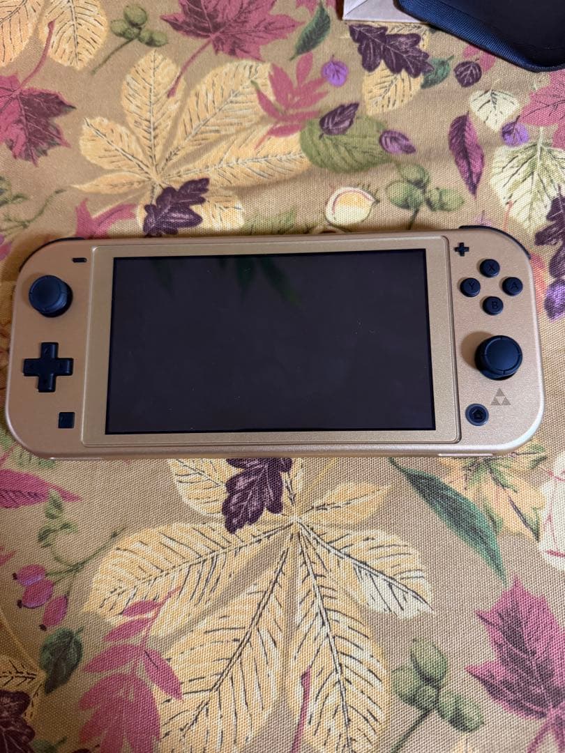 スイッチライト　ハイラルエディション Amazon.co.jp: Nintendo Switch Lite ハイラルエディション+【任天堂