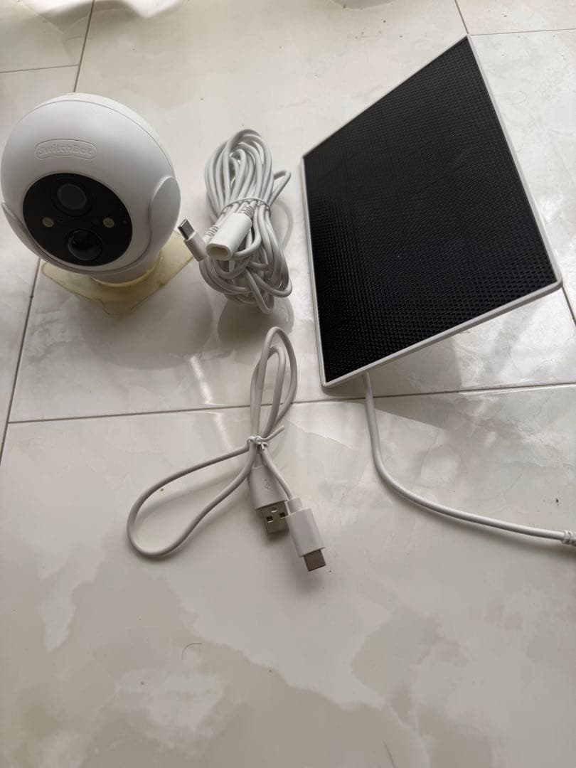 【美品】Switchbot 屋外カメラ　ソーラーパネルセット SwitchBot 屋外カメラ 3MP / 屋外カメラ専用 ソーラーパネルセット